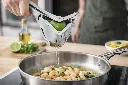 PE-VEN-9 manual-citrus-squeezer-kitchen-use.webp